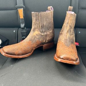 Rock n Revival boots.